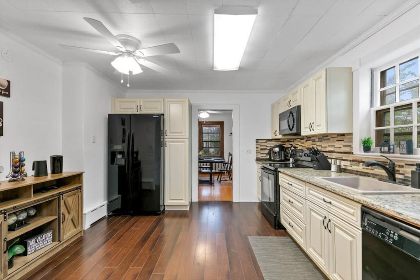 quintessential-cozy-haven-brooklawn-beauty/