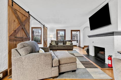 Spacious Family Home, Sleeps 10, Pet-Friendly