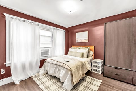 Private Room I Near Yale Bridgeport I 30 Day Stay