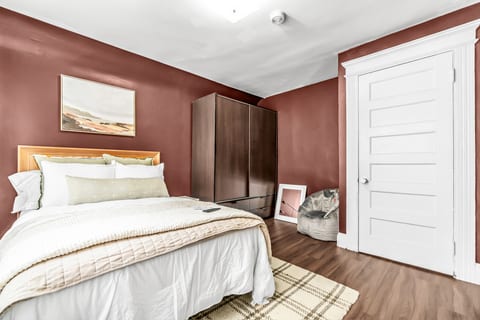 Private Room I Near Yale Bridgeport I 30 Day Stay