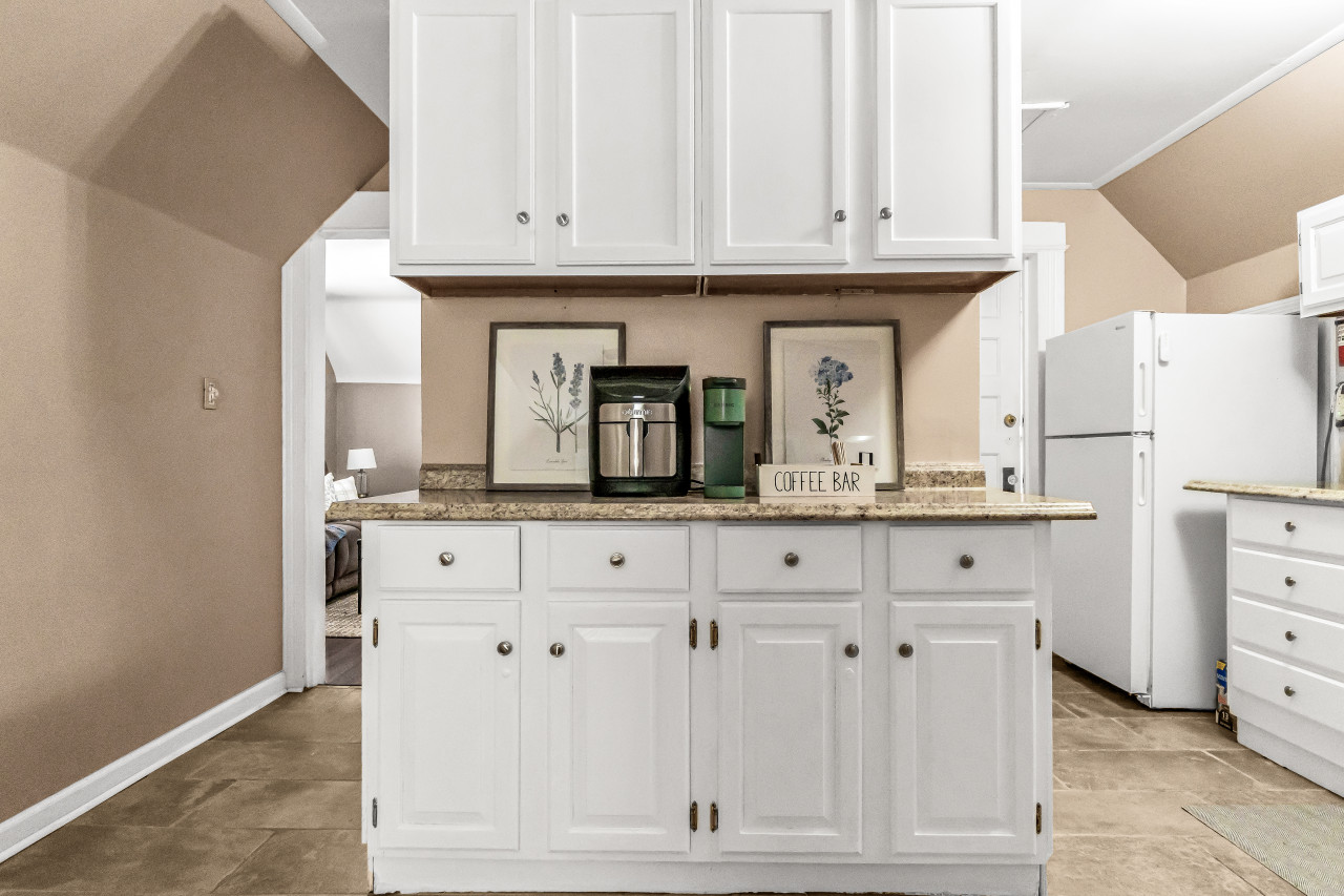 charming-bedroom-near-yale-hospbridgeport/