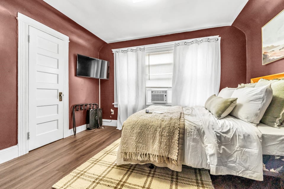 Private Room I Near Yale Bridgeport I 30 Day Stay - Bridgeport