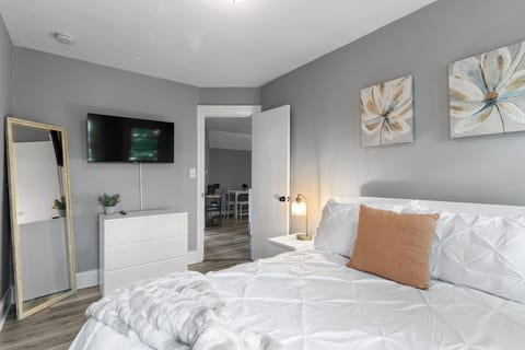 2BR Apartment Near Downtown Stamford | Pets OK