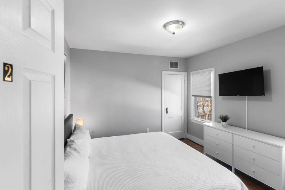 Cozy Bedroom next to SCSU and Yale - New Haven