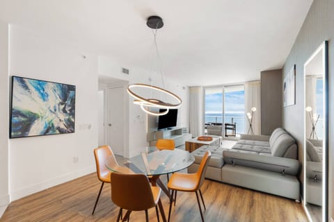 Luxury Miami Retreat with Ocean View 𝙗𝙮 𝙎𝙏𝘼𝙔-𝙏𝙊𝘿𝘼𝙔 | Lyfe Resort