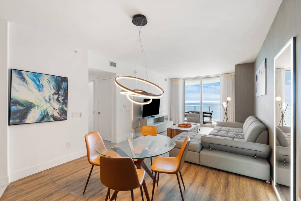 Luxury Miami Retreat with Ocean View  𝙗𝙮 𝙎𝙏𝘼𝙔-𝙏𝙊𝘿𝘼𝙔 | Lyfe Resort - Hollywood