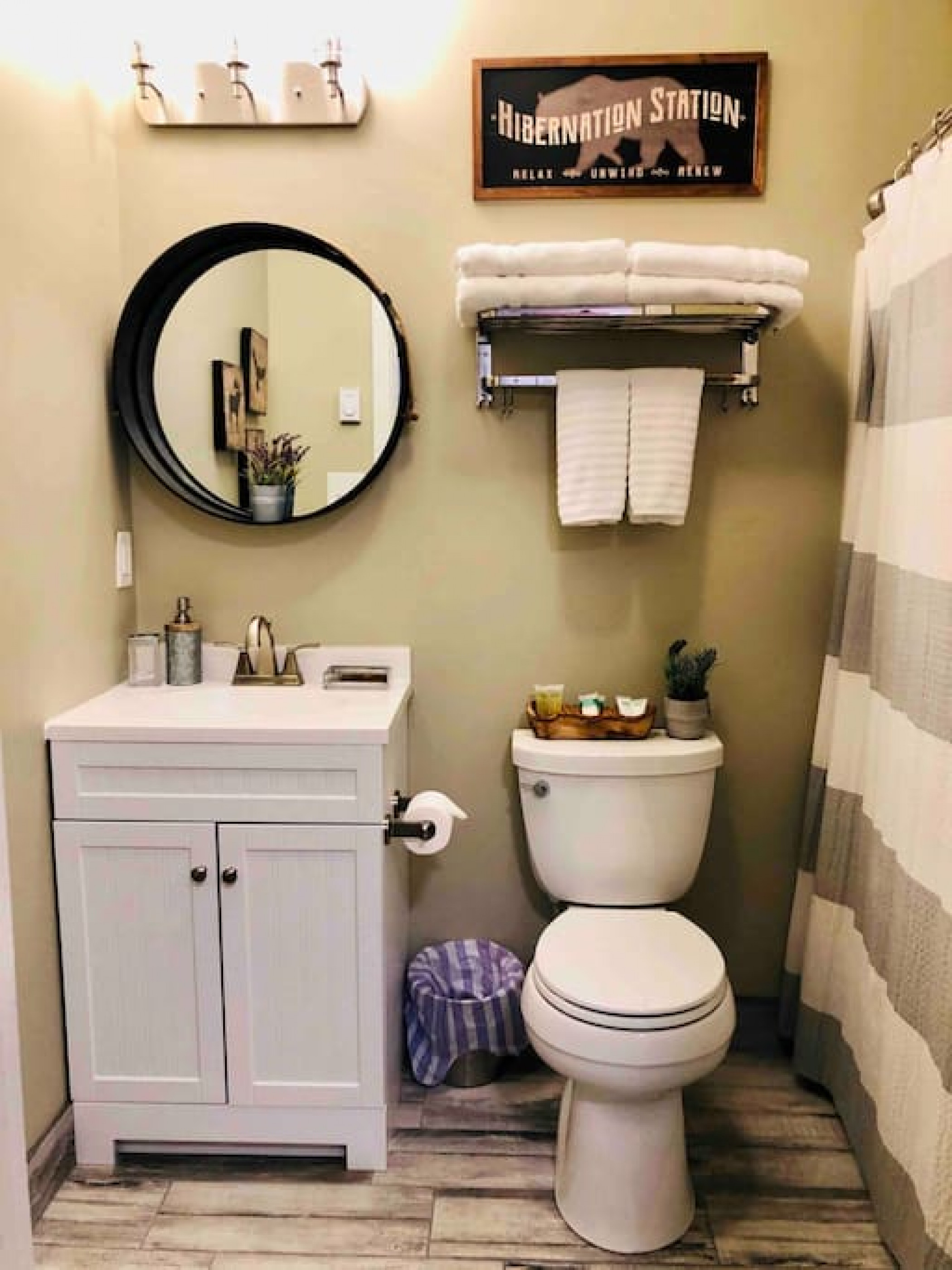 a105-stylish-loon-mountain-studio-apt-wpool-and-hot-tub/