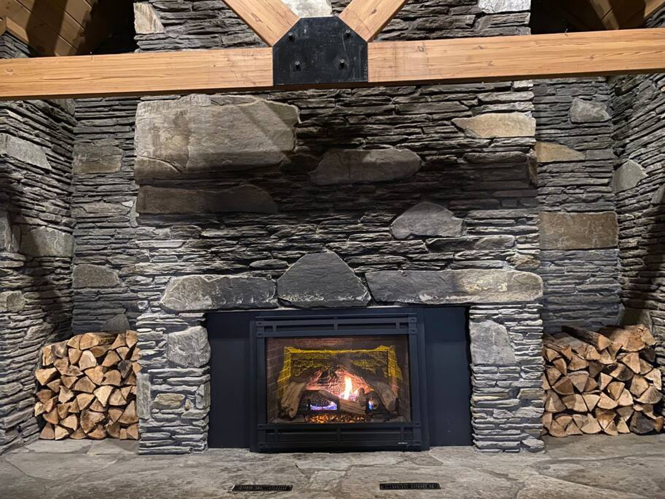 b211-cute-resort-studio-apt-with-pool-hot-tub-at-loon/