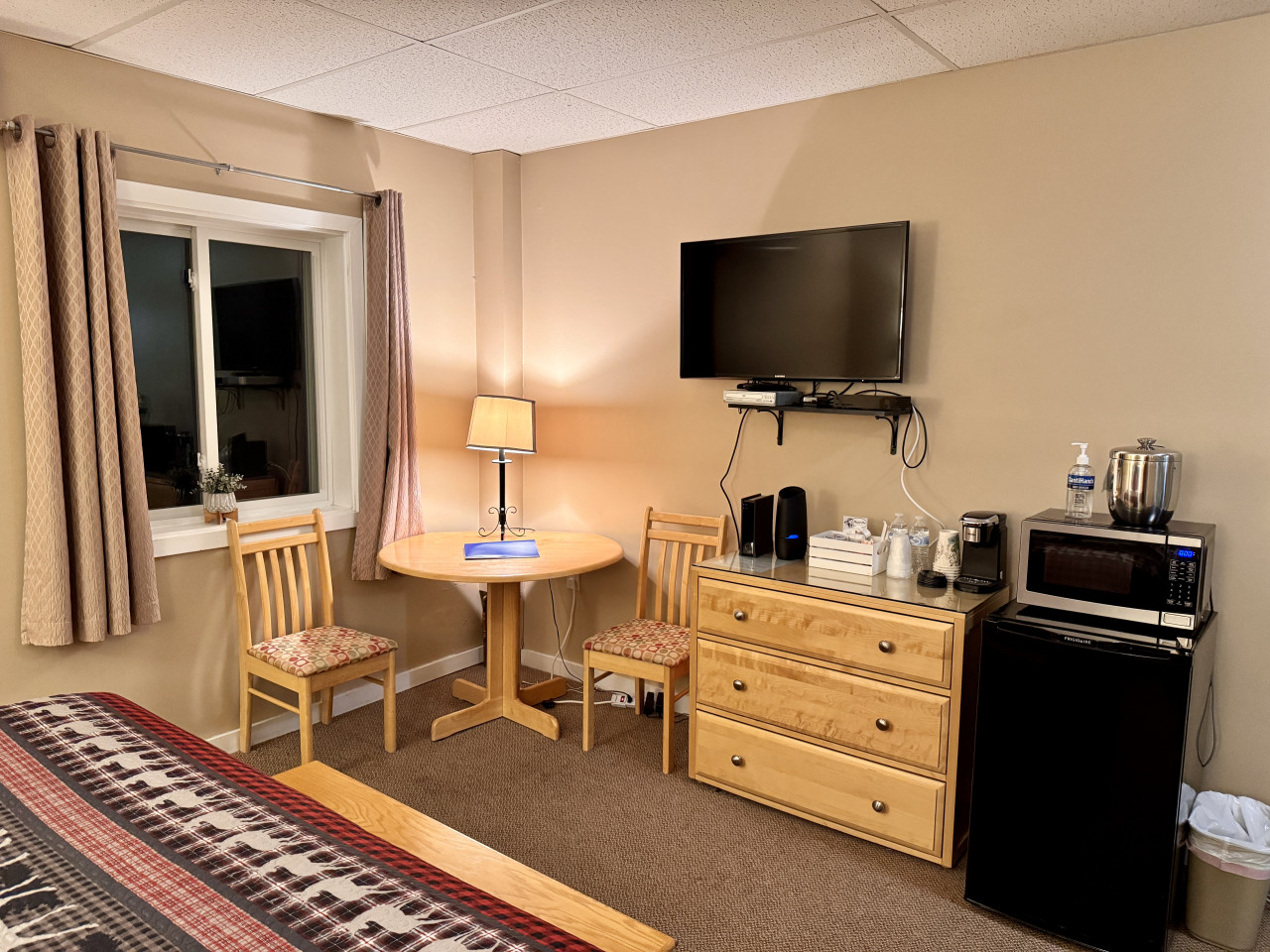 h2-hotel-style-resort-with-pools-hot-tub-game-room/