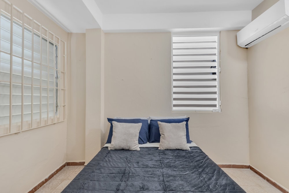 A/C, Roomy 3BR w/ Full Kitchen & Riverfront image 10