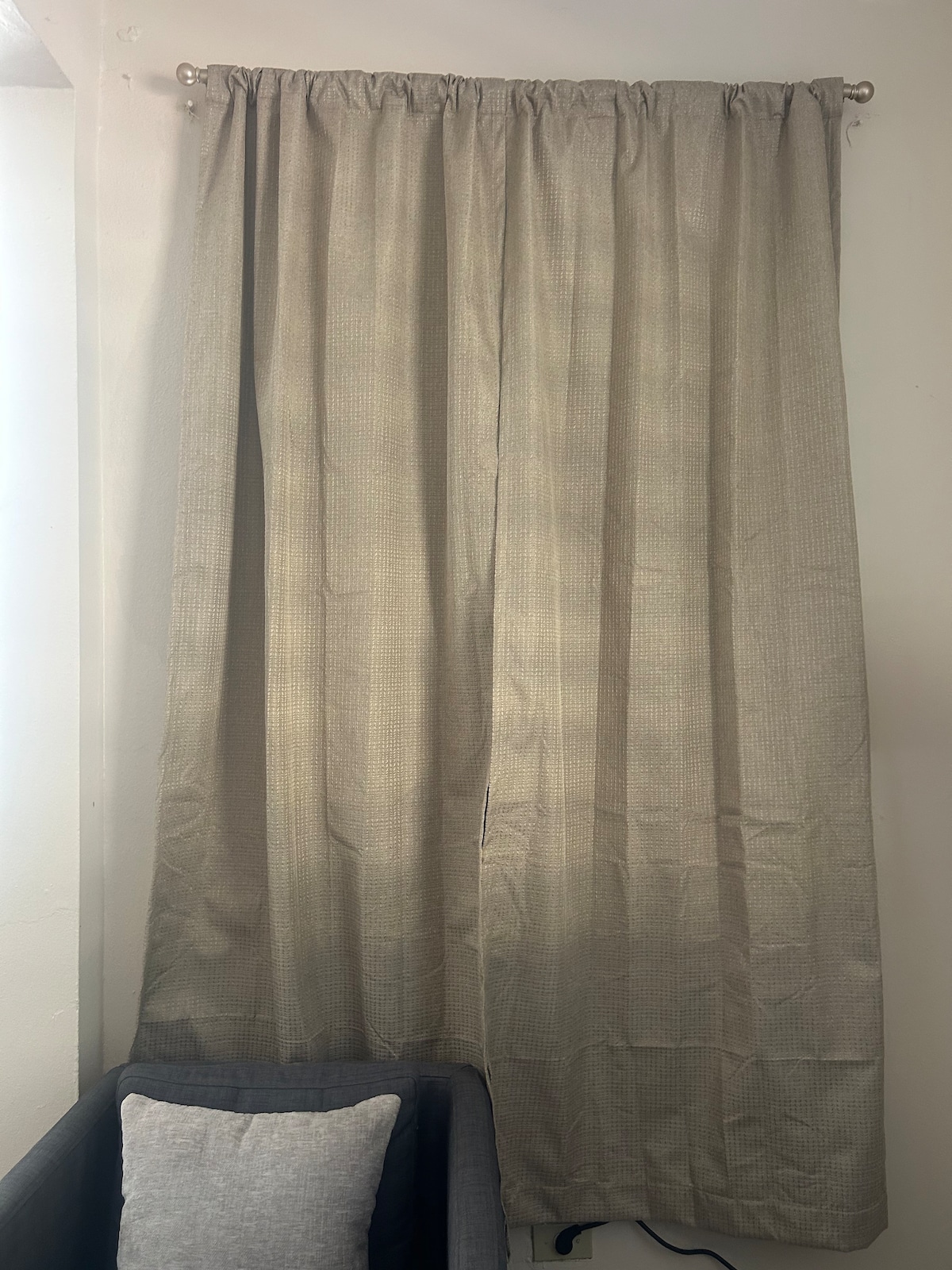 A/C, Roomy 3BR w/ Full Kitchen & Riverfront image 25