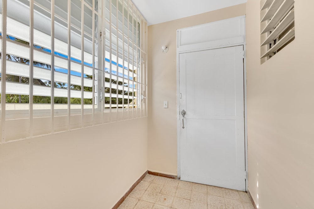 A/C, Roomy 3BR w/ Full Kitchen & Riverfront image 18