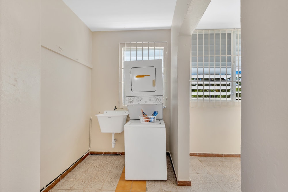 A/C, Roomy 3BR w/ Full Kitchen & Riverfront image 16