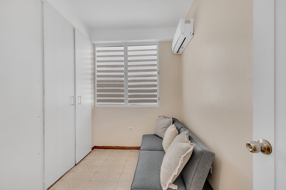 A/C, Roomy 3BR w/ Full Kitchen & Riverfront image 14