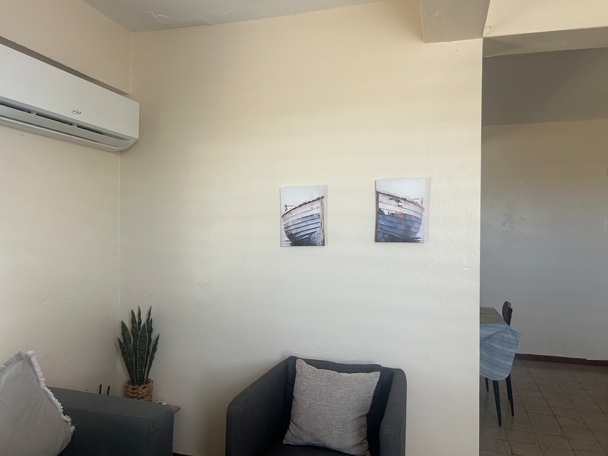 A/C, Roomy 3BR w/ Full Kitchen & Riverfront image 24