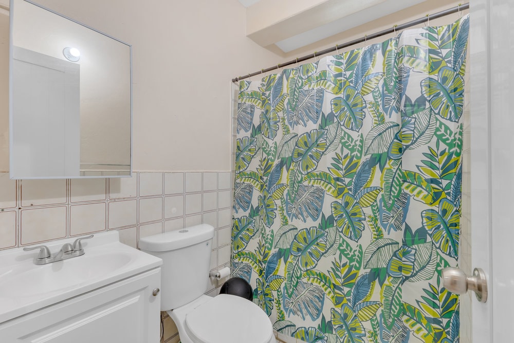 A/C, Roomy 3BR w/ Full Kitchen & Riverfront image 11