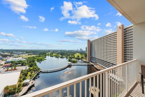 Bright & Spacious Condo 1BD! Steps from the Beach!