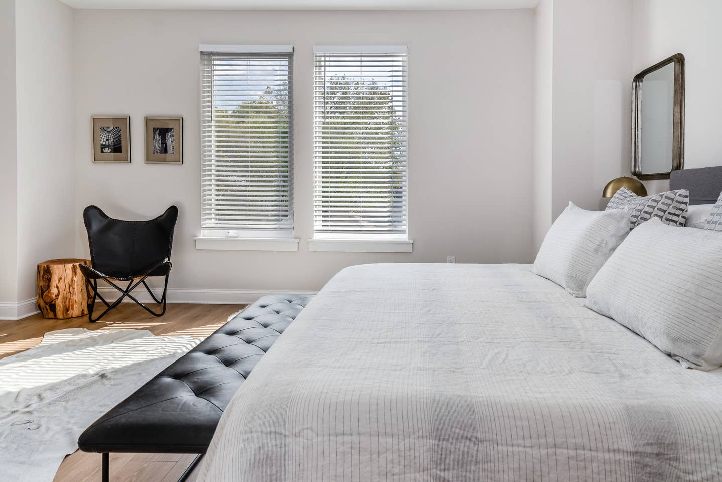 The natural light streaming in is just gorgeous