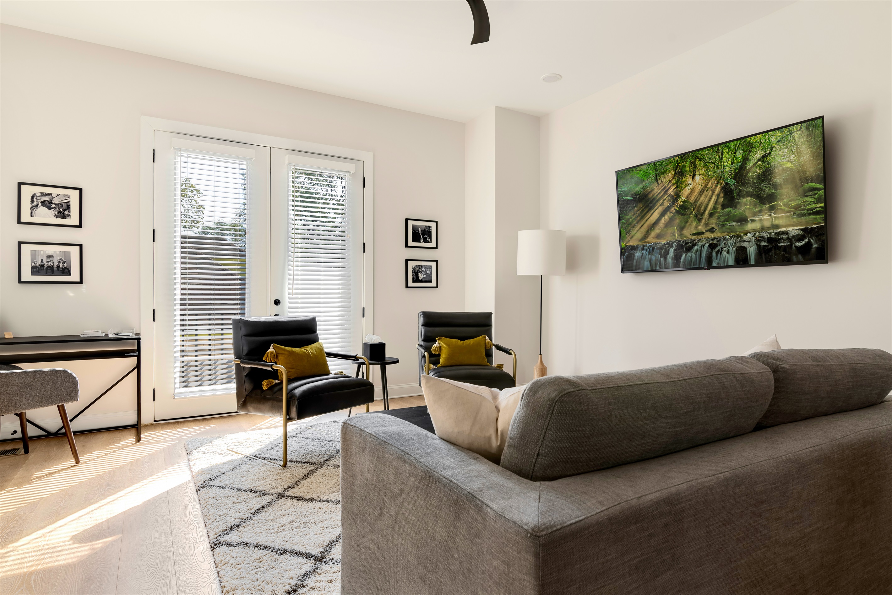 So much wonderful natural light!