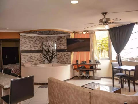 Two Bedroom Hot Tub Parc Poblado AC, Security