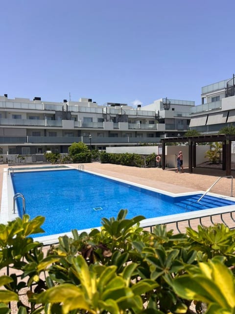 pool open 24/7