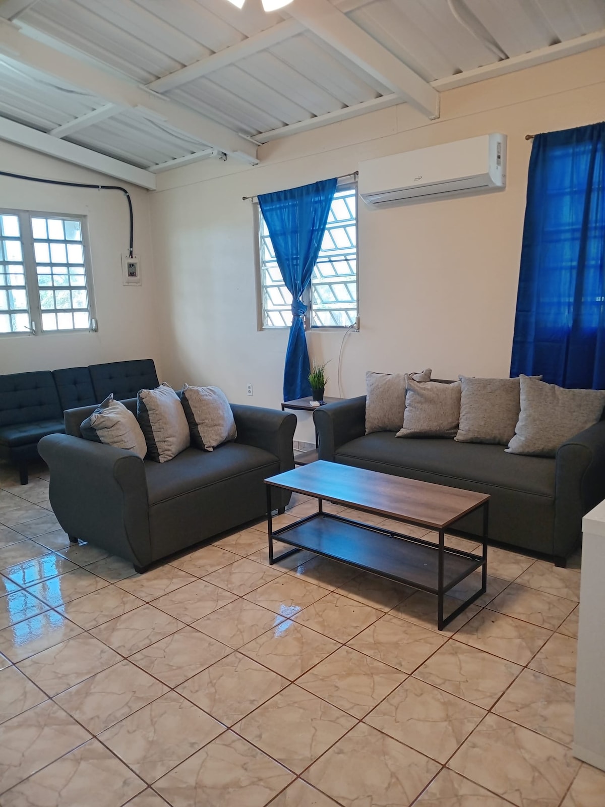 riverfront-2br-near-everything/