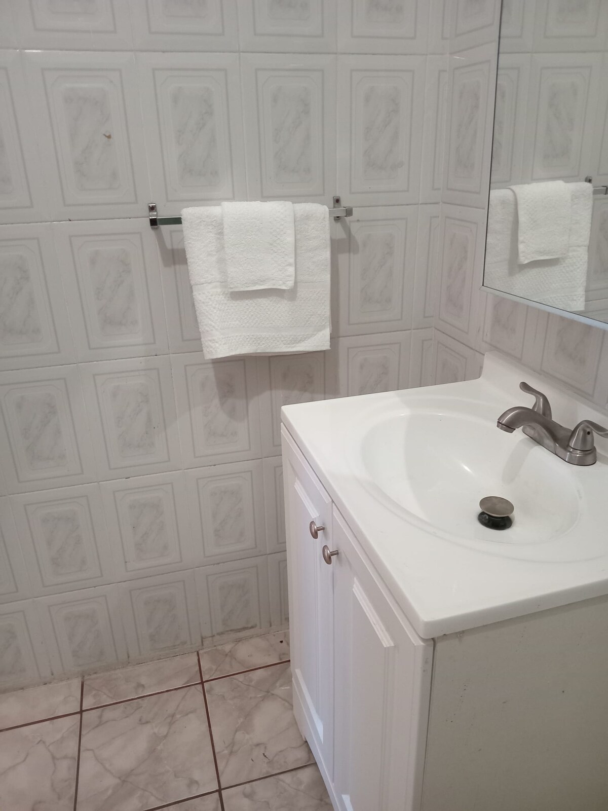 riverfront-2br-near-everything/