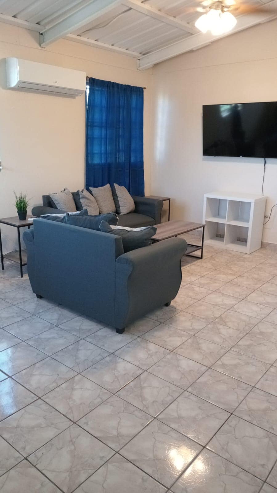 riverfront-2br-near-everything/