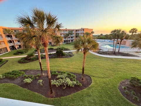 Coastal Dreams - Well Maintained Grounds
Beautifully landscaped and meticulously maintained grounds around the condo – clean, inviting, and peaceful.