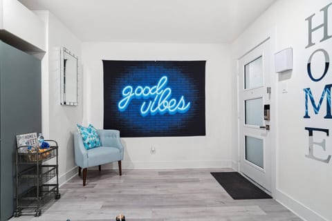 Blue Topaz | Near Art District | WiFi