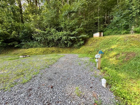 Site 2 — All the comforts of home, plus mountain nights by the fire