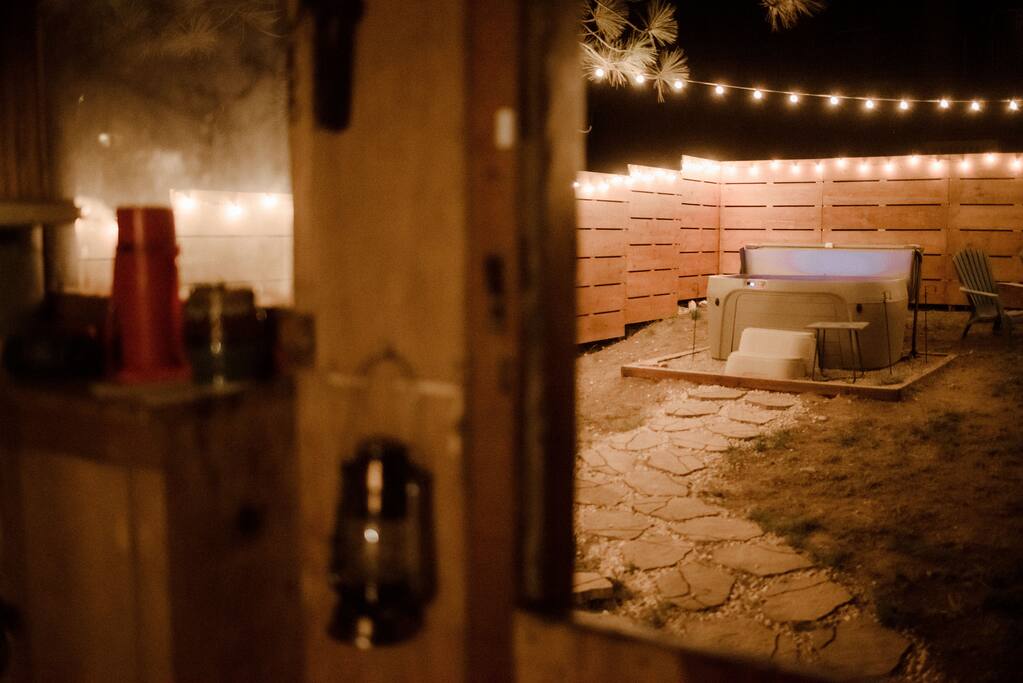 hot-tub-*-fenced-yard-*-fire-pit-*-walk-to-lake/
