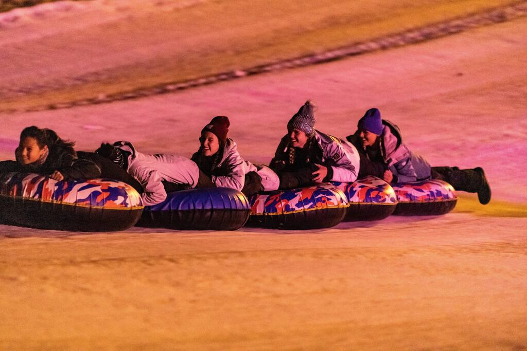 hot-tub-*-fenced-yard-*-fire-pit-*-walk-to-lake/