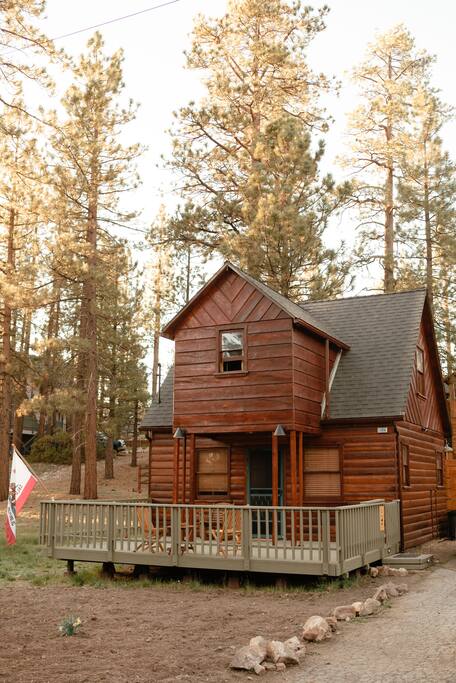 hot-tub-*-fenced-yard-*-fire-pit-*-walk-to-lake/