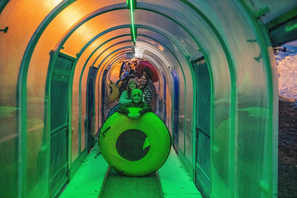 hot-tub-*-fenced-yard-*-fire-pit-*-walk-to-lake/