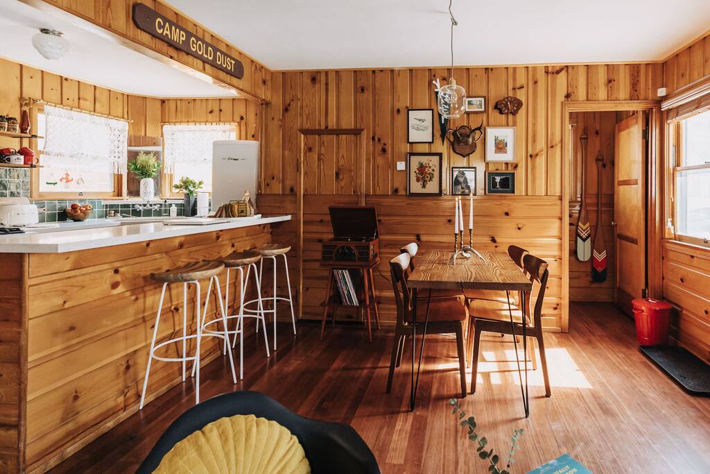 hot-tub-*-fenced-yard-*-fire-pit-*-walk-to-lake/