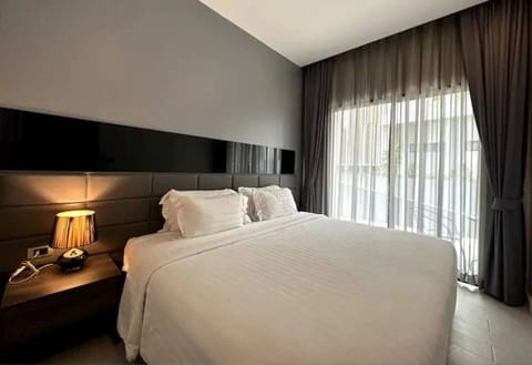 Nalin Naiharn | Modern Stylish Comfort | Utopia NH352