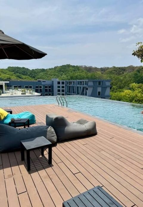 Nalin Naiharn | Modern Stylish Comfort | Utopia NH352