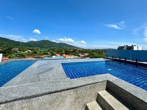 Niran NaiHarn | Serene Island Studio Retreat NH349