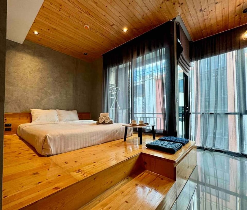 Niran NaiHarn | Serene Island Studio Retreat NH349 - Rawai