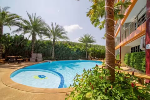 Sirin Naiharn | 1BR Pool View | Modern Retreat NH355