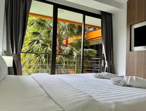 Sirin Naiharn | 1BR Pool View | Modern Retreat NH355