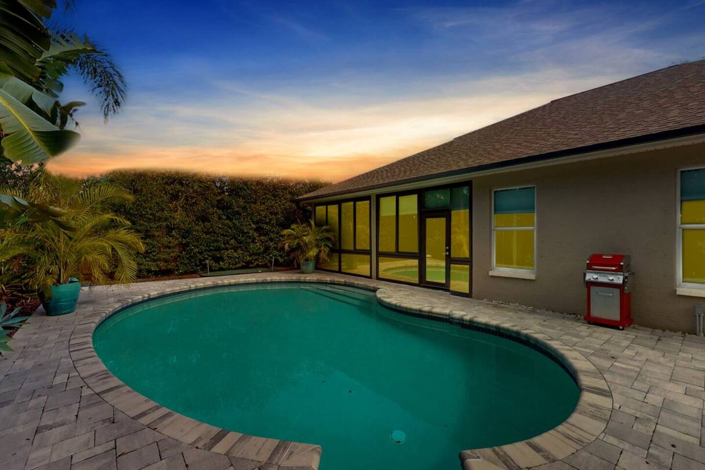 the-riverview-estates-sauna-and-heated-pool/