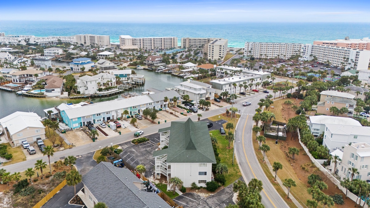 3 Beaches + 2 Free Bikes - Stay at Always Salty! image 33