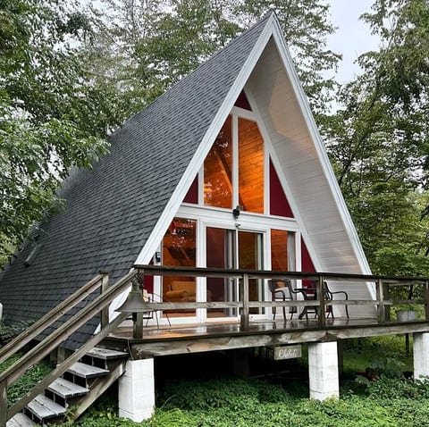A-frame cabin exterior from driveway