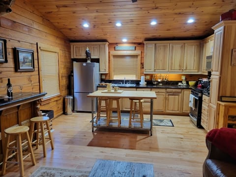 Lake Cabin on 10Acres w/ Seasonal Waterfront Views image 4