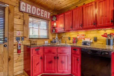 Getaway Cabin- Stunning Smoky Mt Views/Hot tub