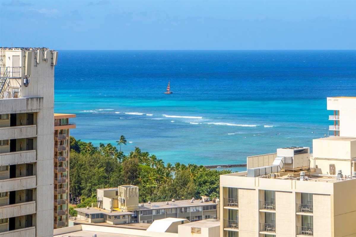 Oahu. Ocean Views. Walk to Waikiki Beach. AC. - Honolulu