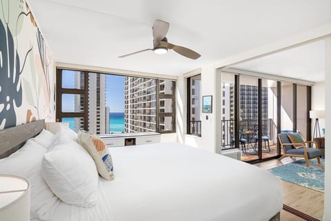 Oahu. Ocean Views. Walk to Waikiki Beach. AC.