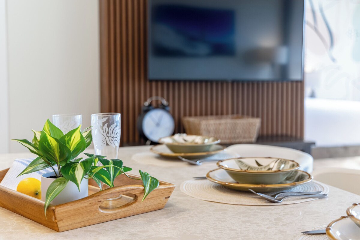 Oahu. Ocean Views. Walk to Waikiki Beach. AC. - Honolulu